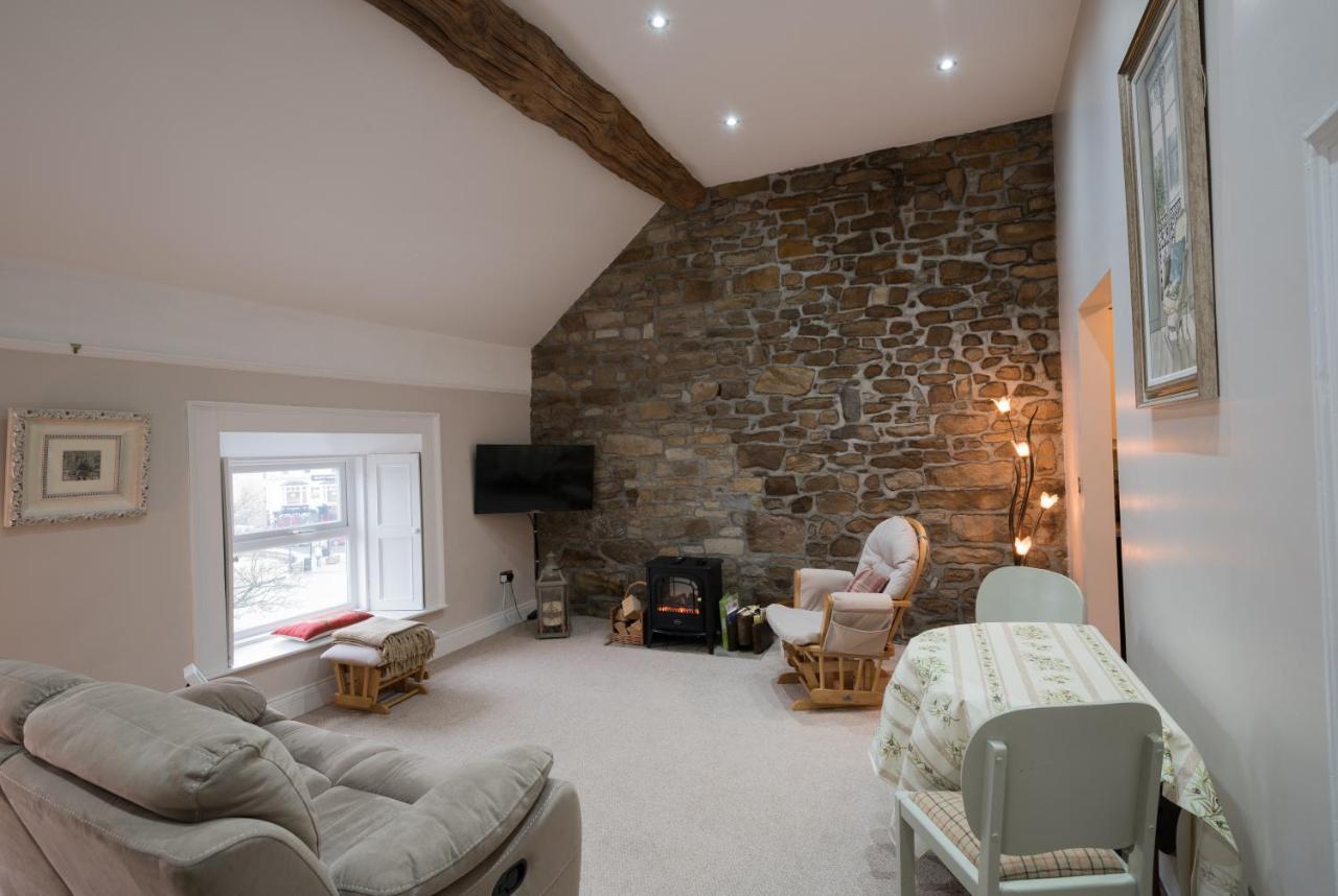 Charming 2-Bed Apartment In Donegal Town Centre Bagian luar foto