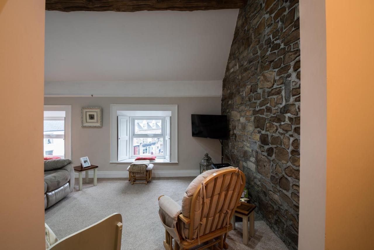 Charming 2-Bed Apartment In Donegal Town Centre Bagian luar foto