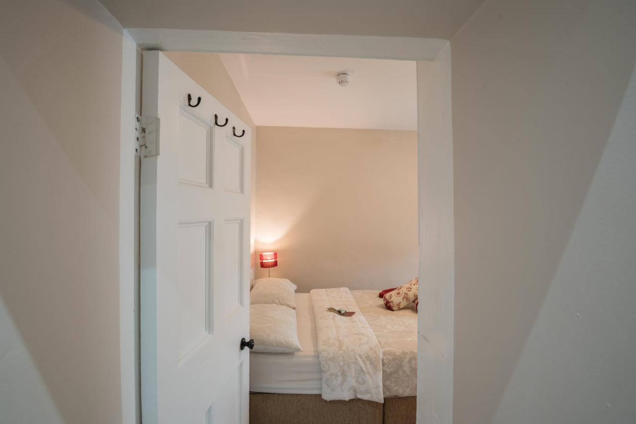 Charming 2-Bed Apartment In Donegal Town Centre Bagian luar foto