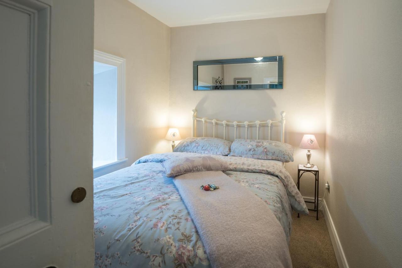 Charming 2-Bed Apartment In Donegal Town Centre Bagian luar foto