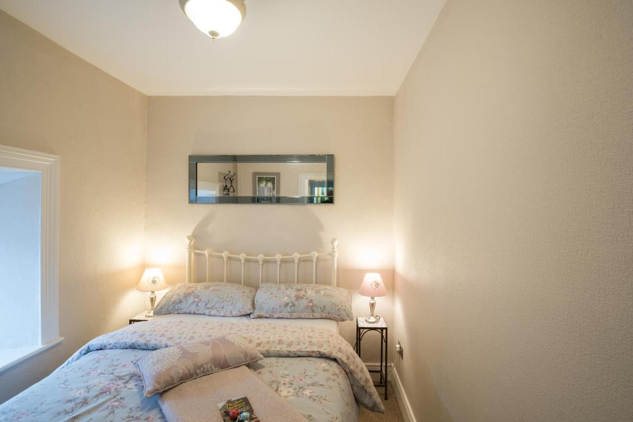 Charming 2-Bed Apartment In Donegal Town Centre Bagian luar foto
