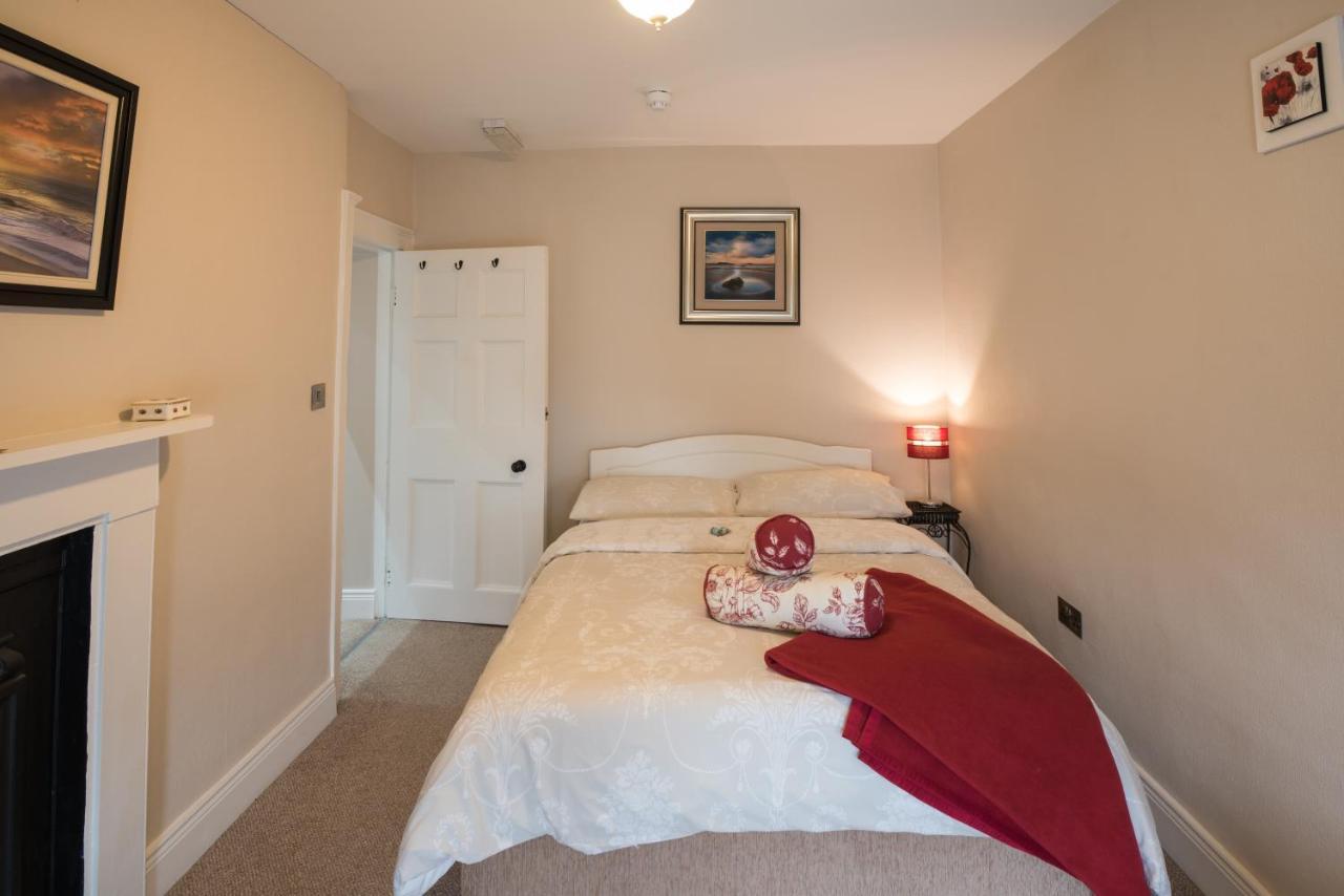 Charming 2-Bed Apartment In Donegal Town Centre Bagian luar foto