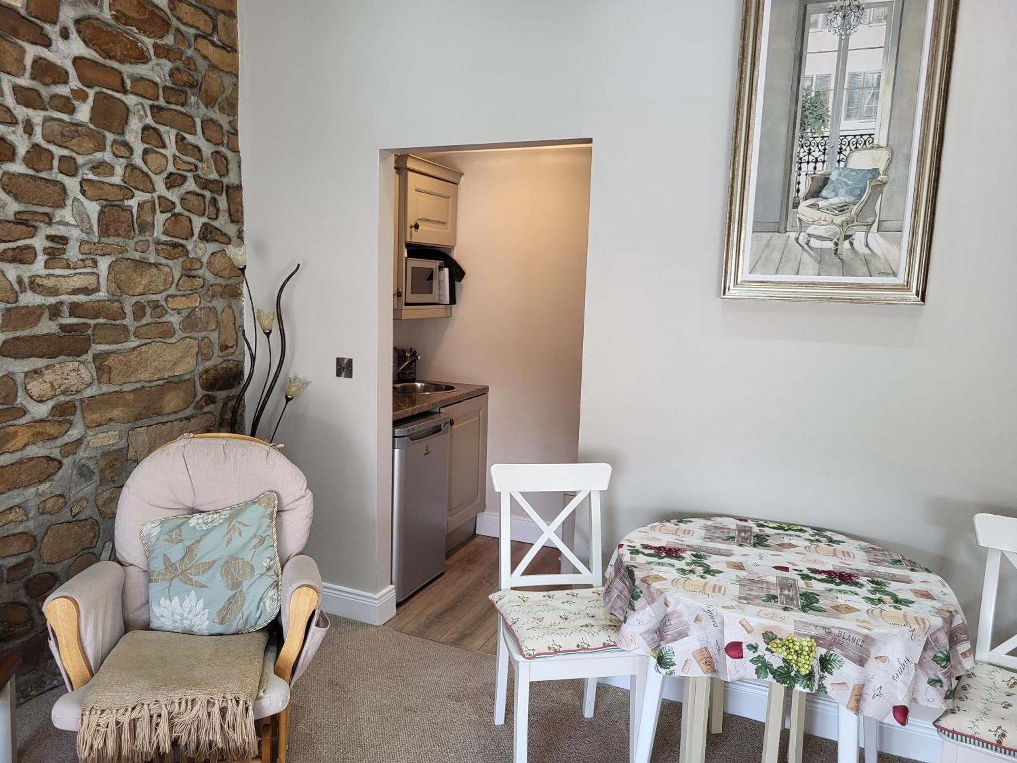 Charming 2-Bed Apartment In Donegal Town Centre Bagian luar foto